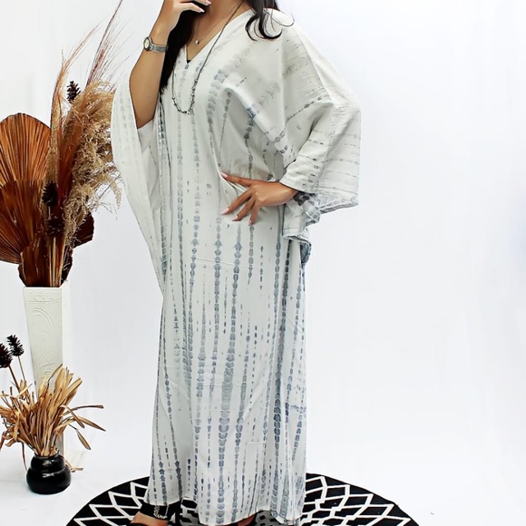 0129 / White purple Shibori Tie Dye Long Kaftan - Picture 2 of 12